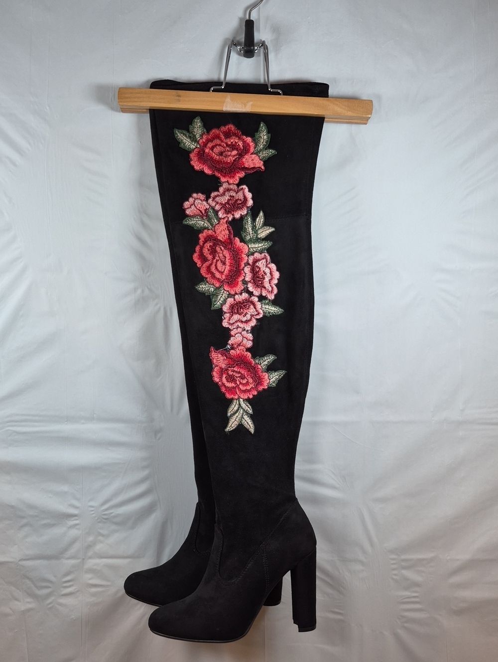 JustFab Tibbie WC Black Faux Suede Embroidered Floral Over The Knee Boots Size 7
